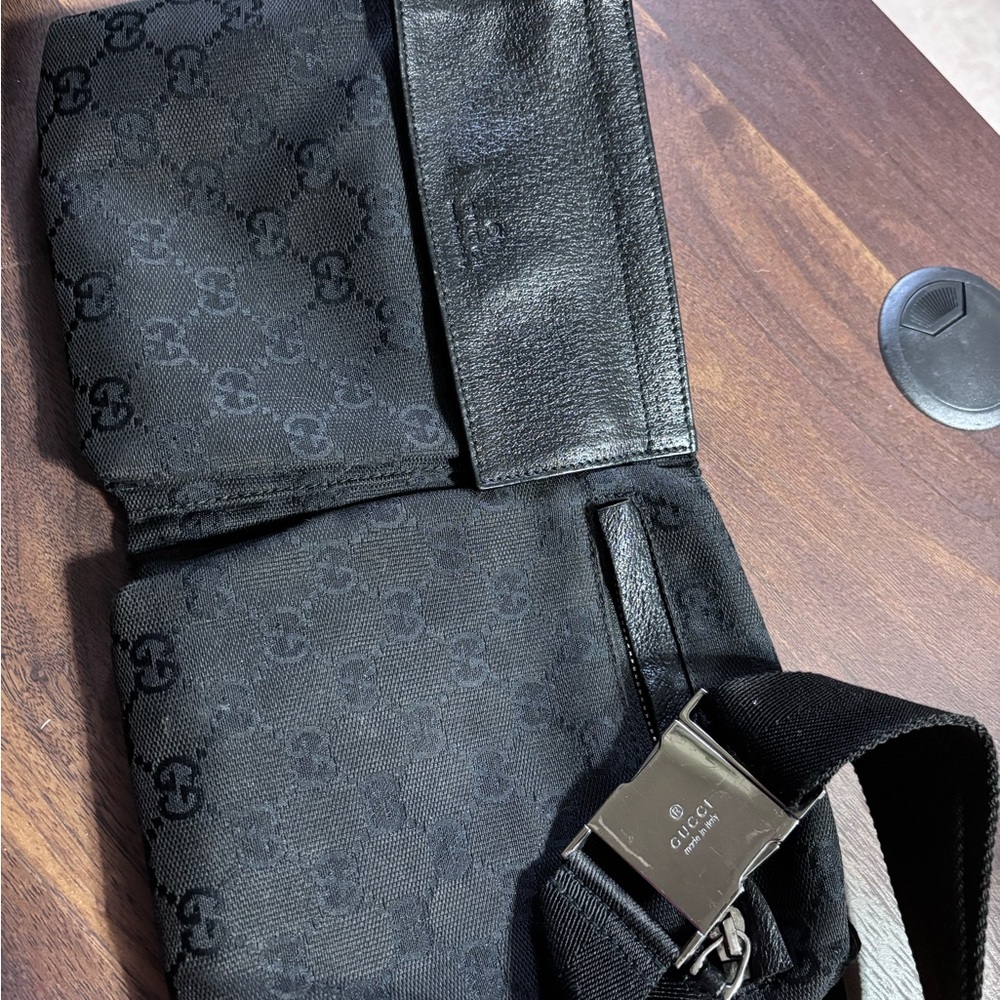 Gucci Black Monogram Messenger Bag - Picture 15 of 16